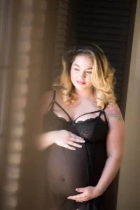 boudoir-photography-colorado-springs-pregnant